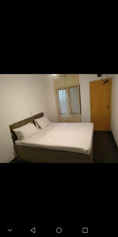 Sinharaja Hostel 114 Deniyaya Værelse billede